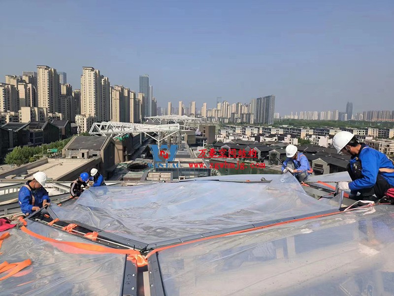 勞動最光榮，致敬一線工作者！