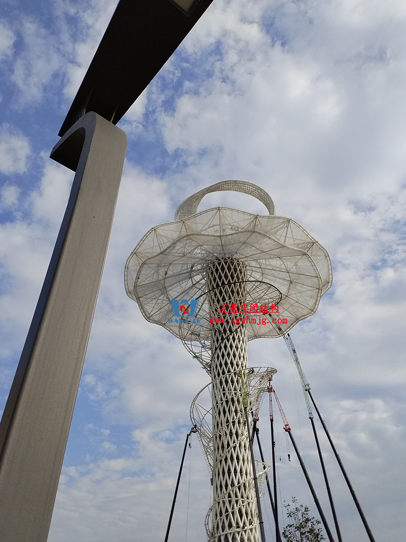 身姿輕盈，造型優(yōu)美的膜結(jié)構(gòu)建筑