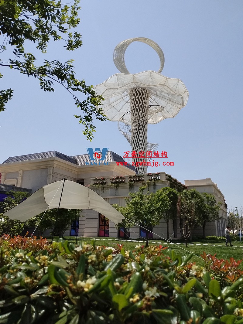 身姿輕盈，造型優(yōu)美的膜結(jié)構(gòu)建筑