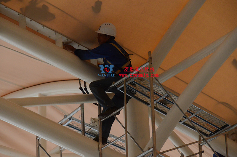 浙江真愛毯業(yè)科技有限公司廠房三屋面膜結(jié)構(gòu)工程完工大吉！