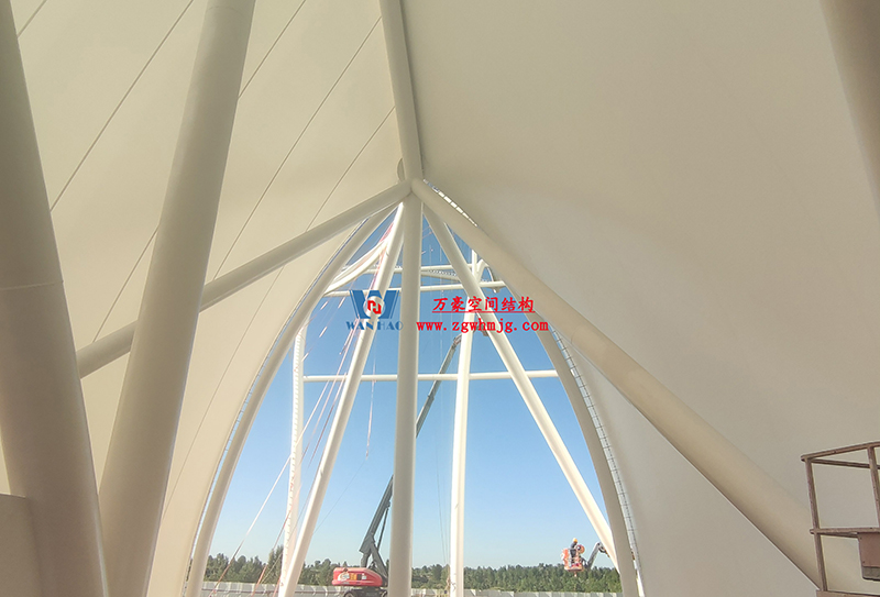 陜西定邊馬蓮灘沙漠公園鋼膜結(jié)構(gòu)工程“奮力快跑”，工程“進(jìn)度條”刷新了!