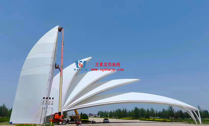 陜西定邊馬蓮灘沙漠公園鋼膜結(jié)構(gòu)工程“奮力快跑”，工程“進(jìn)度條”刷新了!