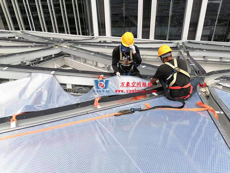 縱使烈日炎炎，腳步從未止歇！海南這個ETFE氣枕膜項目施工進度有最新消息