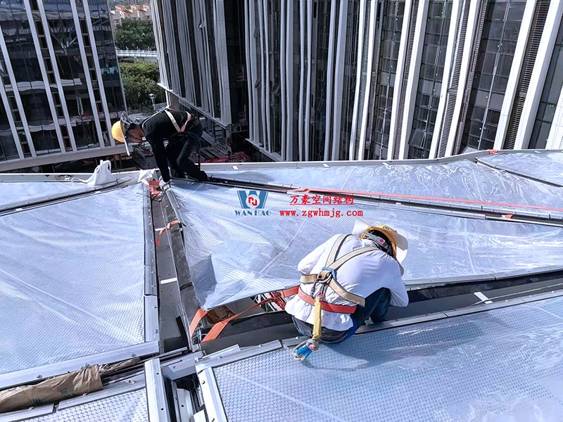 縱使烈日炎炎，腳步從未止歇！海南這個ETFE氣枕膜項目施工進度有最新消息