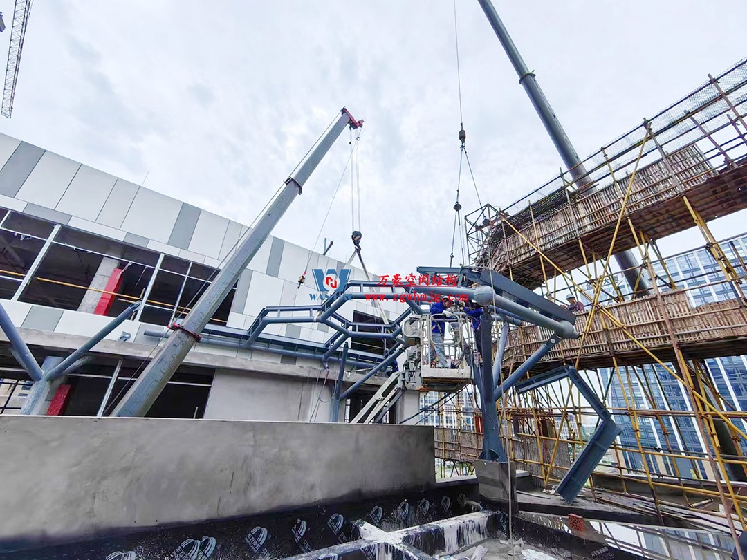 已完工，這個(gè)ETFE氣枕商業(yè)天幕閃亮登場(chǎng)！