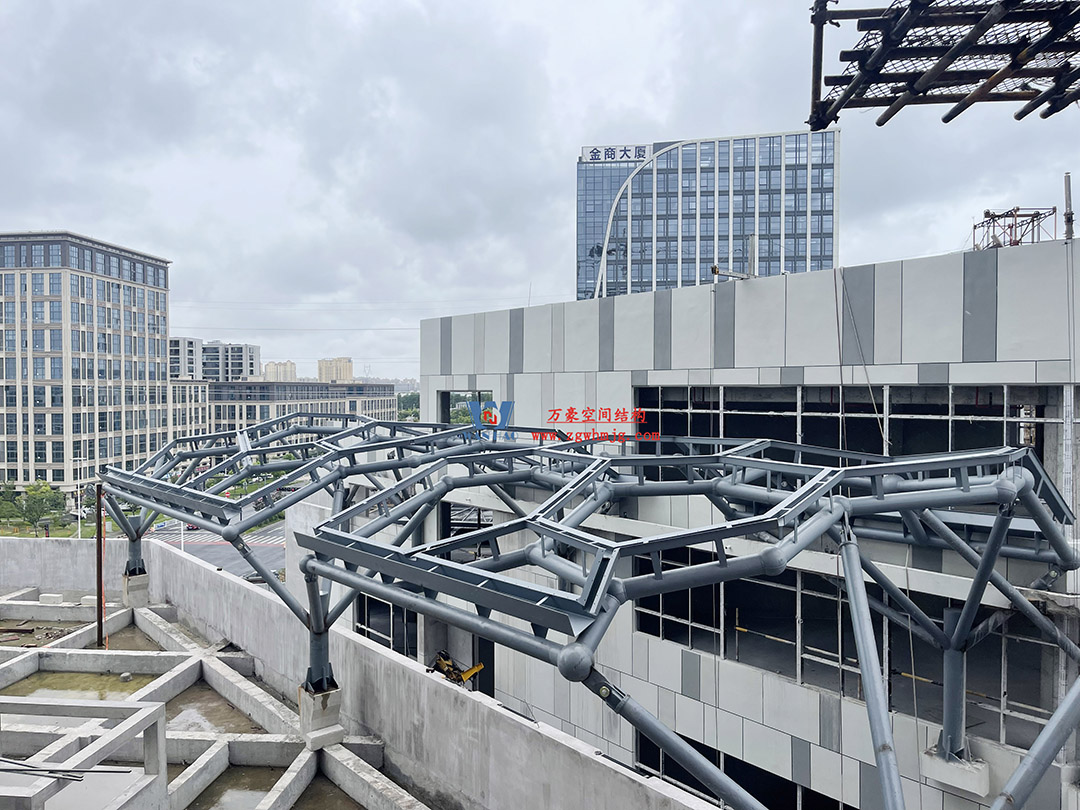 已完工，這個(gè)ETFE氣枕商業(yè)天幕閃亮登場(chǎng)！