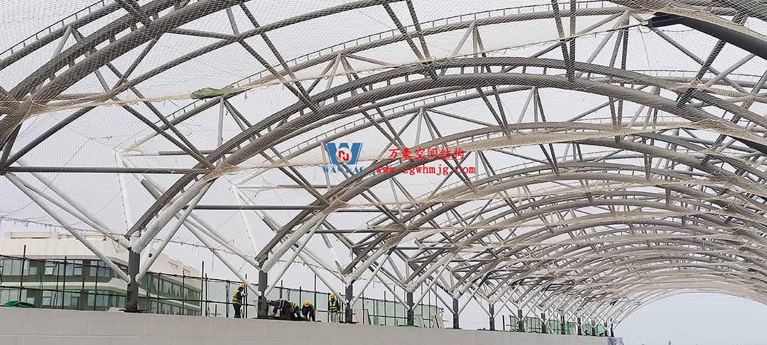 施工加速，這個(gè)PTFE膜結(jié)構(gòu)天幕即將完工！