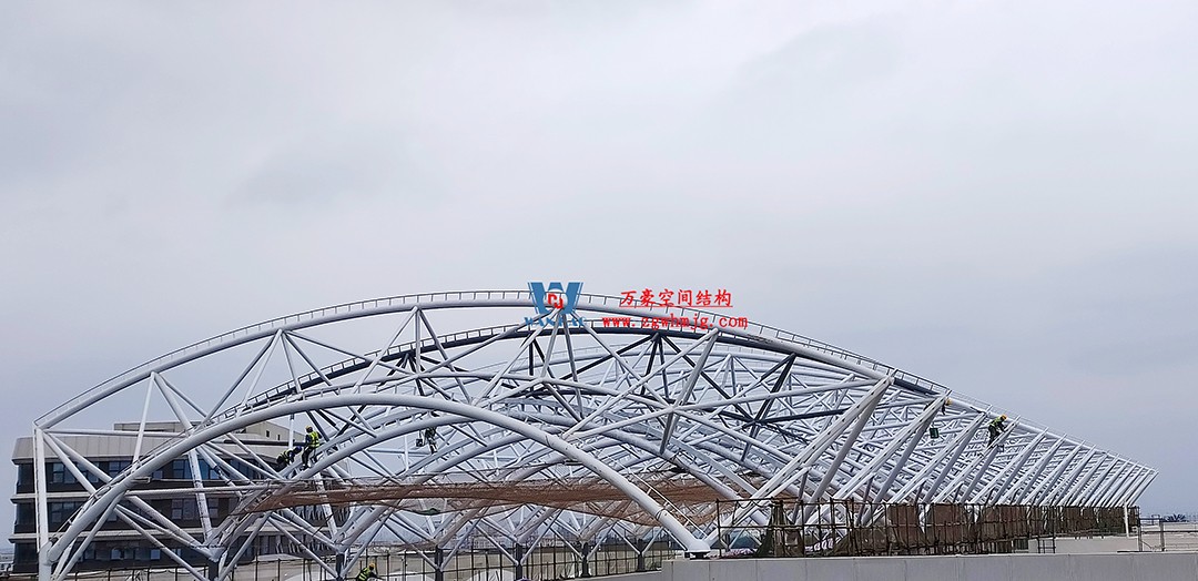 施工加速，這個(gè)PTFE膜結(jié)構(gòu)天幕即將完工！