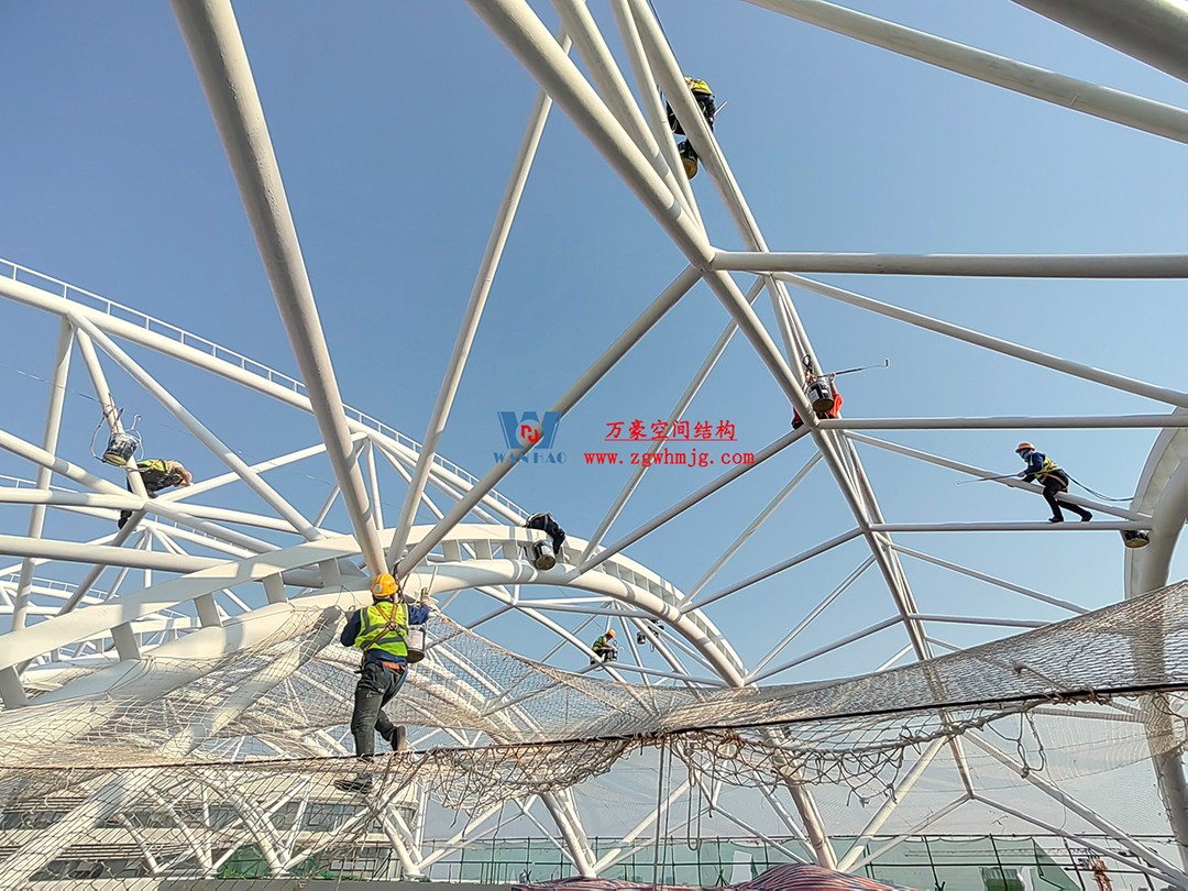 施工加速，這個(gè)PTFE膜結(jié)構(gòu)天幕即將完工！
