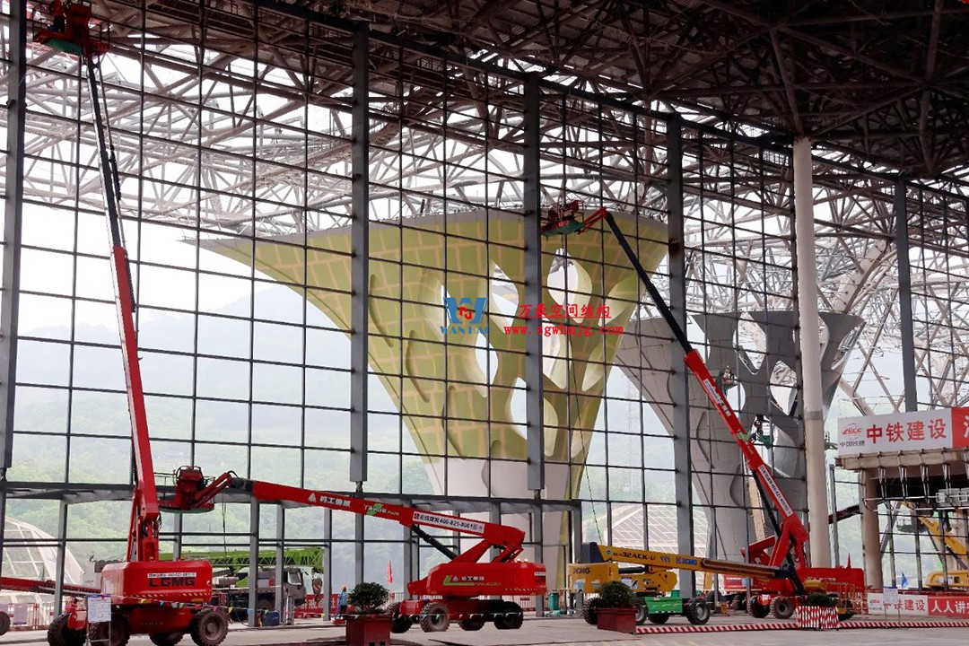 提檔提速，ETFE氣枕膜結(jié)構(gòu)天窗正在火熱施工安裝中