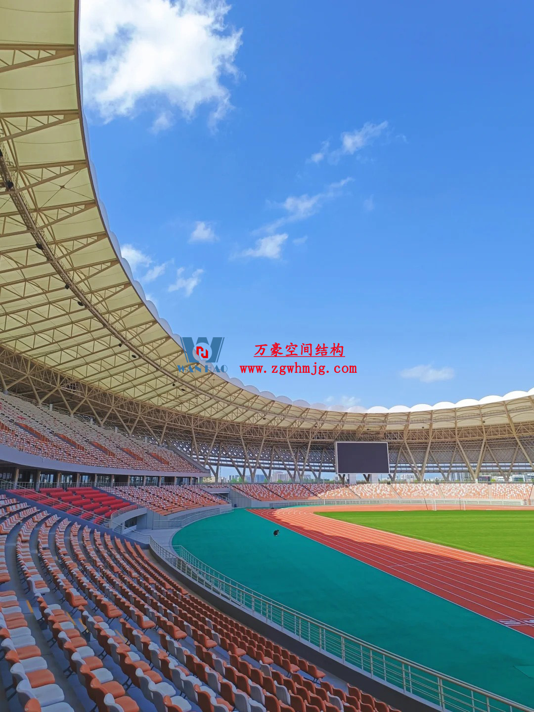 膜結(jié)構(gòu)體育場屋面安裝全解析：從技術(shù)要點到經(jīng)典案例