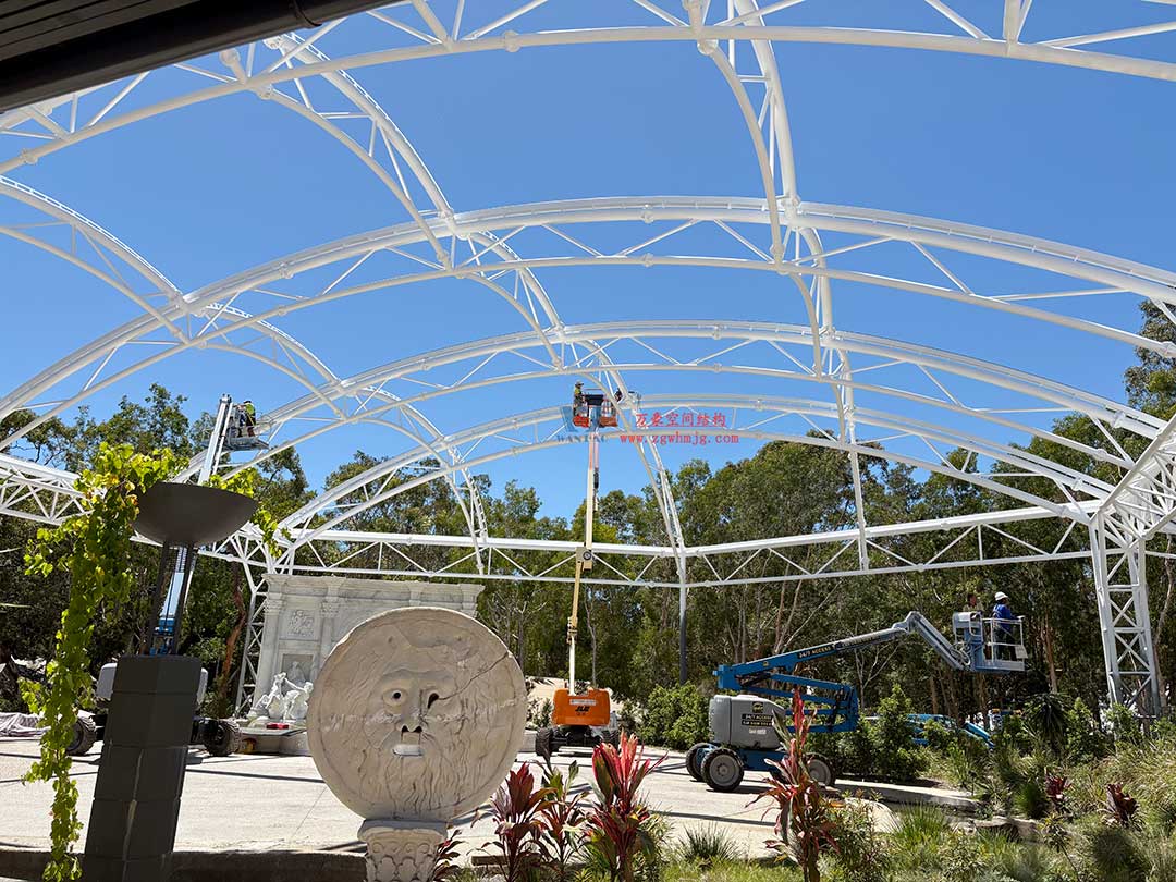 跨越山海的建筑新章！澳大利亞噴泉廣場天幕張拉正酣，雙膜科技賦能莊園建筑